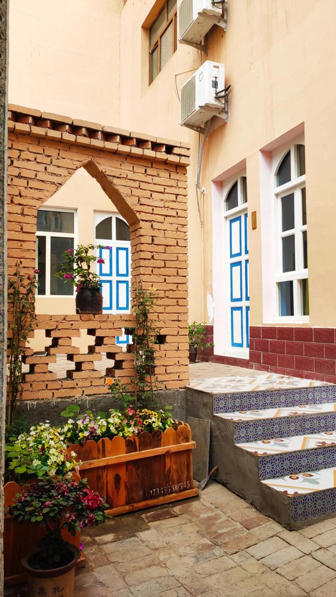 New Dap Hostel Turpan Exterior foto